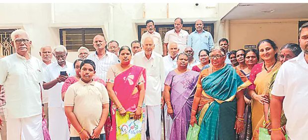 సొంత గూటికి చేరిన వలస పక్షులు